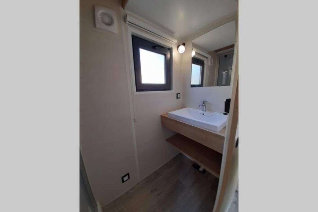Maison Tiny House 2 Chambres Soulac A 500M Plage Екстер'єр фото